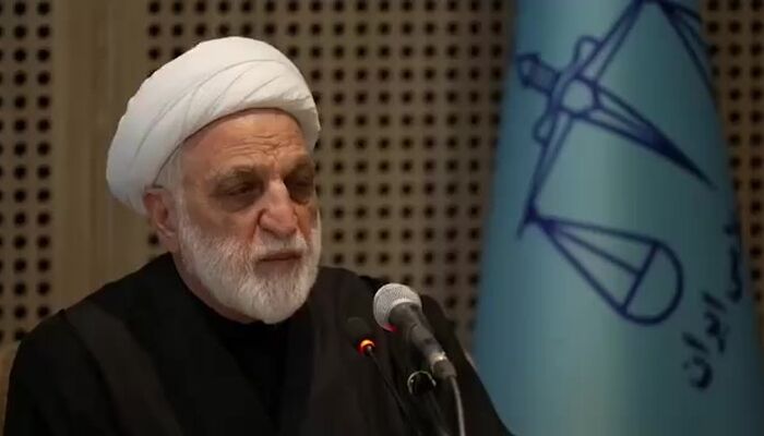 ببینید| اژه‌ای: چه ضرورتی دارد که ما موبایل یا کامپیوتر متهم را بگیریم و تمام اطلاعات آن را ببینیم یا ثبت کنیم